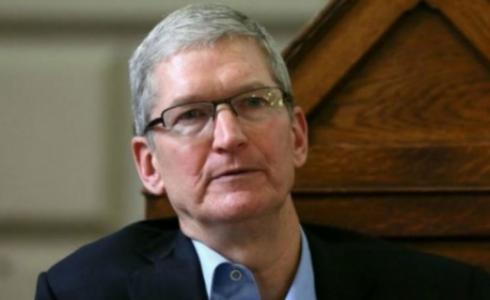 تيم كوك رئيس شركة أبل رفض الضرائب التي فرضتها المفوضية الأوروبية ووصفها بأنها "تثير الغضب البالغ".