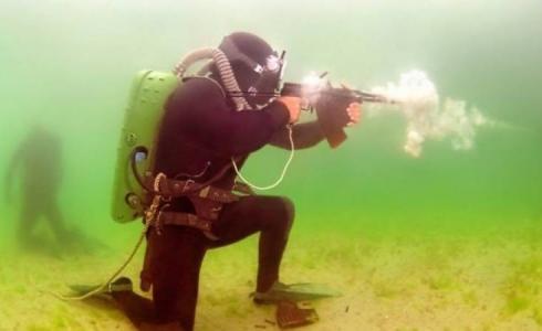  وحدة الكوماندوز البحرية التابعة لكتائب القسام الجناح العسكري لحماس تسبب قلقا لإسرائيل