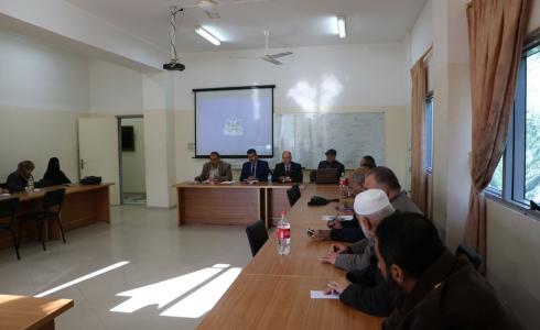 تربية الوسطى تجتمع بالمشرفين التربويين  