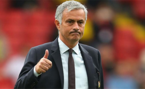 جوزيه مورينيو مدرب مانشستر يونايتد الانجليزي الذي تعاقد مع البرتغالي دييغو دالوت