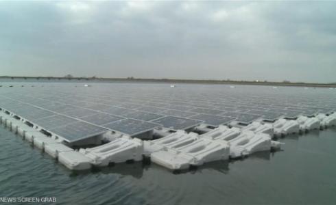 محطة عائمة للطاقة الشمسية