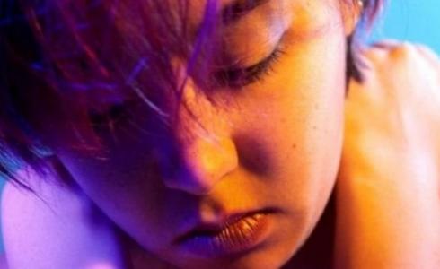 الباحثون يقولون إن سوء المعاملة في الطفولة آثاره تمتد لعقود