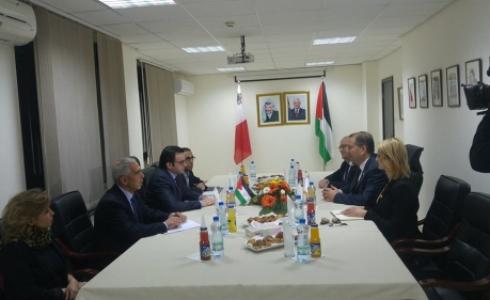 وزير الثقافة إيهاب بسيسو، مع نظيره المالطي آون بونيتشي