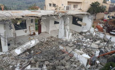 قوات الاحتلال تهدم منزل في الولجة