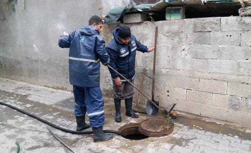 بلدية جباليا النزلة تعالج 810 مشكلة طفح صرف صحي