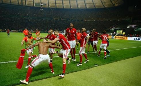 لاعبو بايرن ميونخ يحتفلون بالفوز