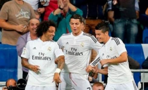 خاميس رودريجيز يحفل بأحد الاهداف المسجلة
