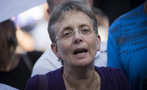 والدة الضابط الإسرائيلي الأسير في قطاع غزة هدار جولدين