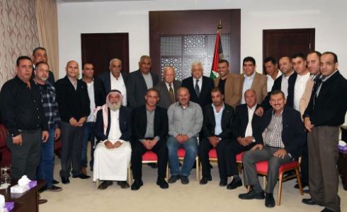 الرئيس خلال لقائه رؤساء لجان المخيمات