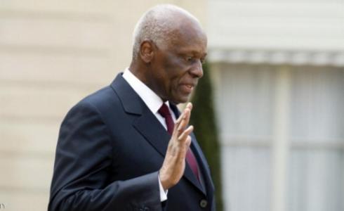 الرئيس الأنغولي، خوسيه إدواردو دوس سانتوس