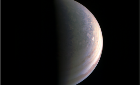 جونو التقط هذه الصورة أنثاء تحليقه فوق القطب الشمالي من مسافة 195 ألف كيلومتر