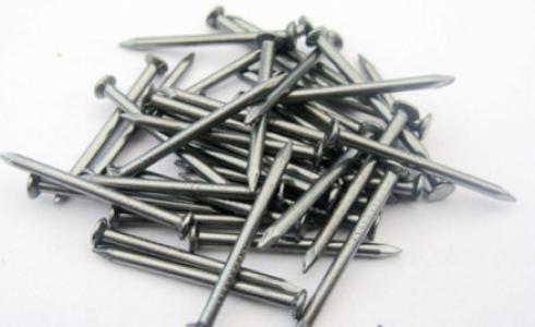 شاب صيني يبتلع مسمارا طوله 12 سم