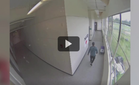 شاهد: لقطة مؤثرة تمنع وقوع مجزرة