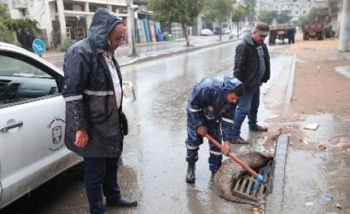 طواقم بلدية غزة
