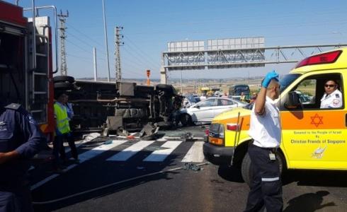 انقلاب حافلة تابعة لمصلحة السجون قرب حيفا