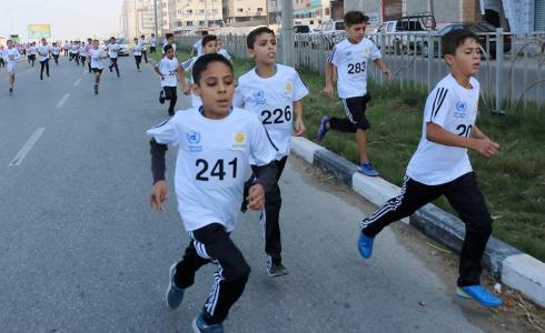 غزة: 300 طفل يشاركون بسباق في يوم الكرامة العالمي