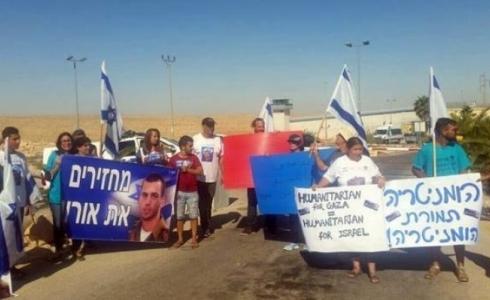 إغلاق مدخل سجن نفحة الصحراوي من قبل عائلة الجندي ارون