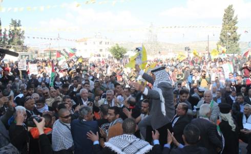 فلسطينيون يحيون ذكرى عرفات بجنين
