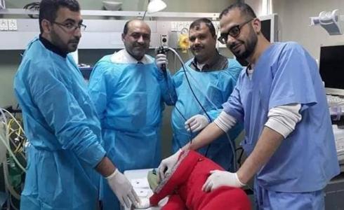 طاقم قسم المناظير في مستشفى الرنتيسي ينهي معاناة طفلة استمرت لعامين