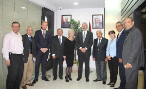 رئيس اتحاد الغرف التجارية خليل رزق خلال لقاء وفد اللجنة الرباعية