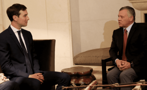 كوشنير يجتمع مع العاهل الأردني في عمان  -ارشيف-