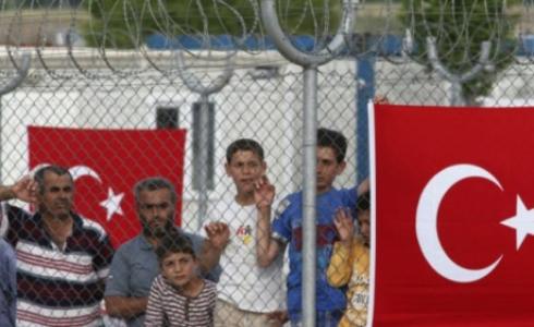 ترمي الاتفاقية بين تركيا والاتحاد الأوروبي إلى وقف تدفق اللاجئين إلى دول الاتحاد