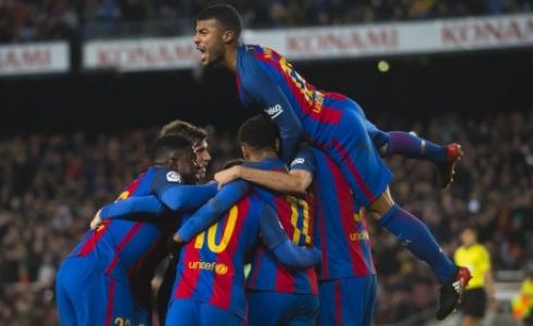 لاعبو فريق برشلونة