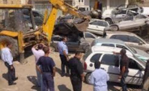 الشرطة تتلف 50 مركبة غير قانونية في الخليل " ارشيفية " 