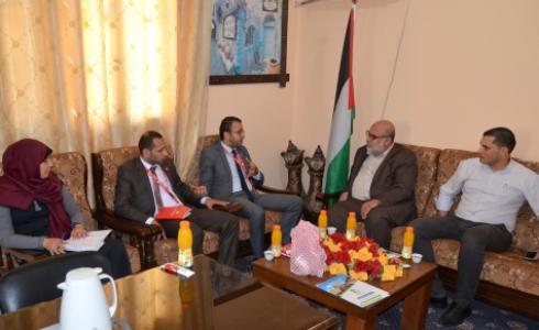 خلال زيارتها لكلية العودة