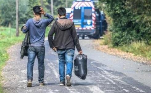 الاتحاد الأوروبي يعرض استقبال 50 ألف لاجئ خلال سنتين