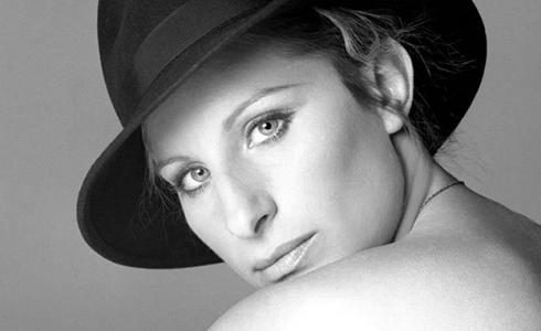 حقيقة هروب نجوم هوليوود من منازلهم الفاخرة .