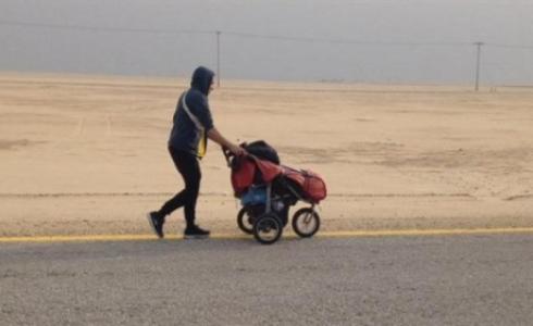 الشاب الجزائري يسير