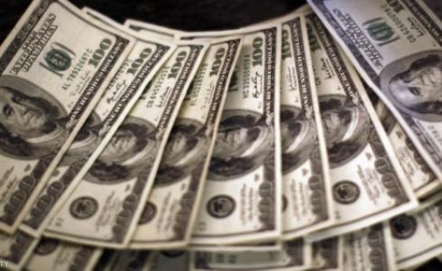 سجلت العملة الأميركية انخفاضا طفيفا أمام اليورو