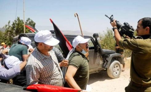 قوات الاحتلال تمنع صلاة الجمعة على الأراضي المهددة غرب سلفيت