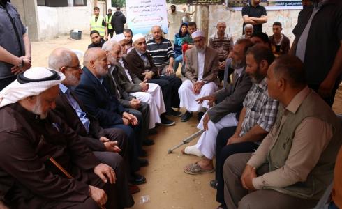 وفد برلماني يقدم واجب العزاء بشهداء القسام