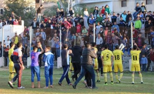 فرحة لاعبي شباب جباليا بعد الصعود
