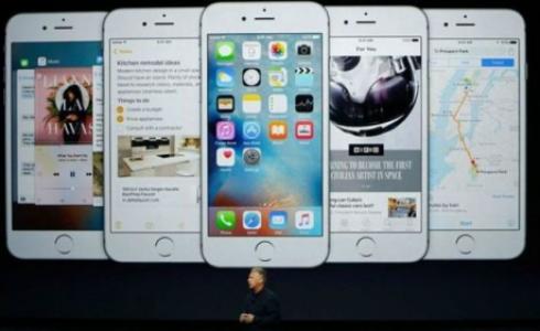 طرح هاتف أيفون 6 وأيفون 6 بلس للبيع أول مرة في عام 2014.