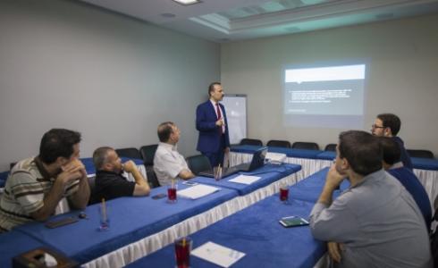 الكلية الجامعية للعلوم التطبيقية 