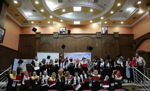 تحرير شهادات 30 خريجة