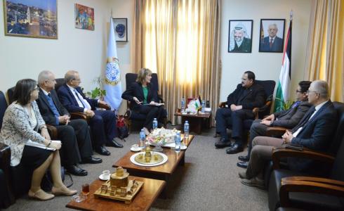 صيدم يبحث مع وفد من الجامعتين البريطانية والعربية المفتوحتين سبل تعزيز التعاون 