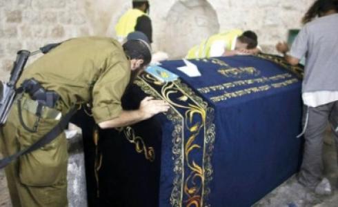 قبر يوسف بمدينة نابلس