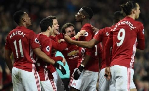 فرحة لاعبي مانشستر يونايتد 