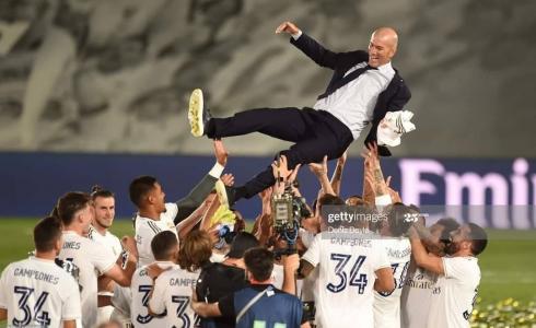 احتفالات ريال مدريد بالتتويجه بلقب الليغا الـ 34