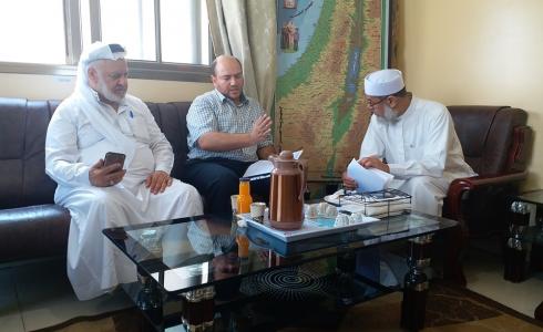 نواب المحافظة الوسطى مع مدير شركة الكهرباء