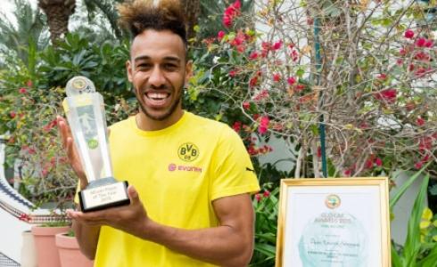 أوباميانغ أفضل لاعب أفريقي لعام 2015