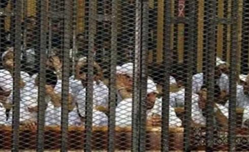 محكمة مصرية تبرئ 14 طالبًا في قضية “عنف” وسط البلاد