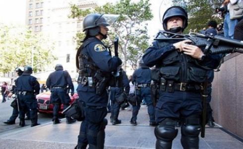 عناصر من الشرطة