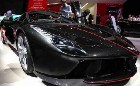 سيارة "لا فيراري أبيرتا"