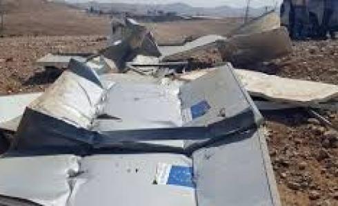 الاحتلال يفكك "كرفانا" ويستولي عليه ارشيف