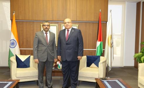 نائب محافظ سلطة النقد يستقبل السفير الهندي في فلسطين